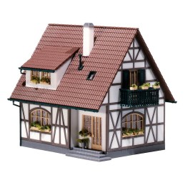 CASA UNIFAMILIAR