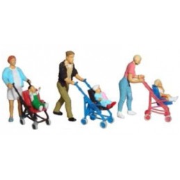 PAPAS CON NIÑOS Y CARROS