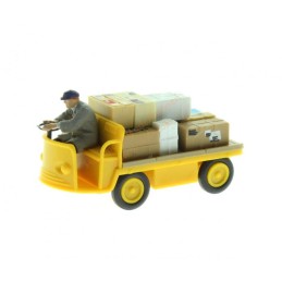 CONDUCTOR CON CARRO